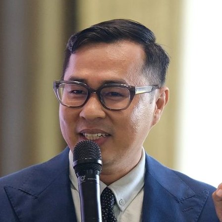Coach Lê Hoàng Lâm